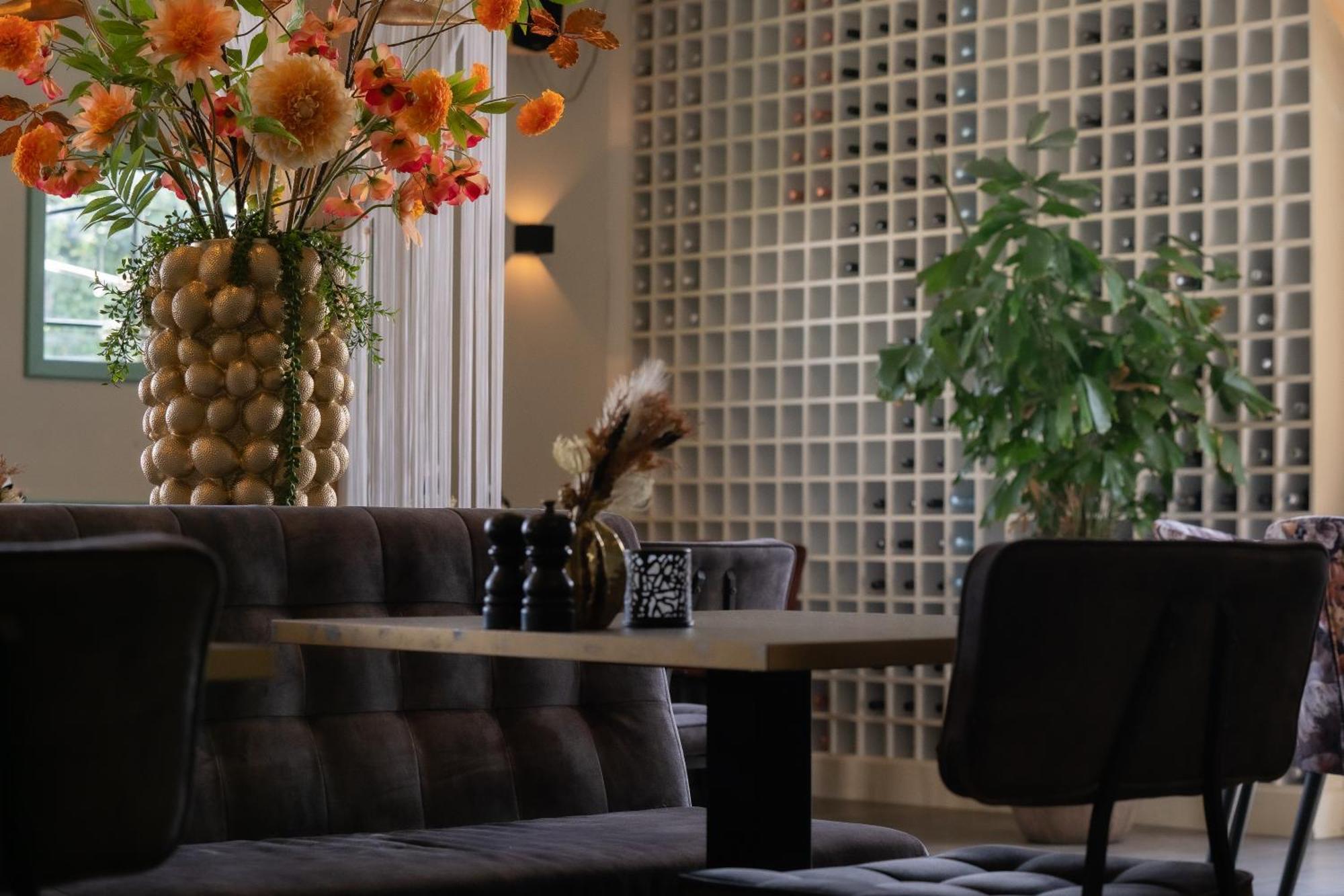 Hotel - Restaurant Hoeve Kromwijk ズーテメール エクステリア 写真